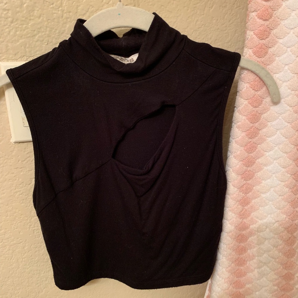 Black crop top